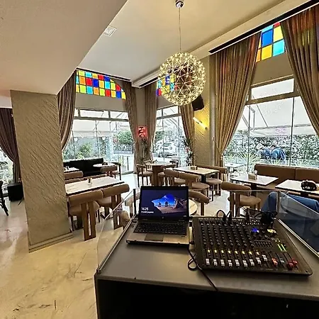 Hotel Astek Port