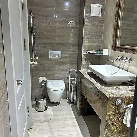 מלון Astek Port 3*